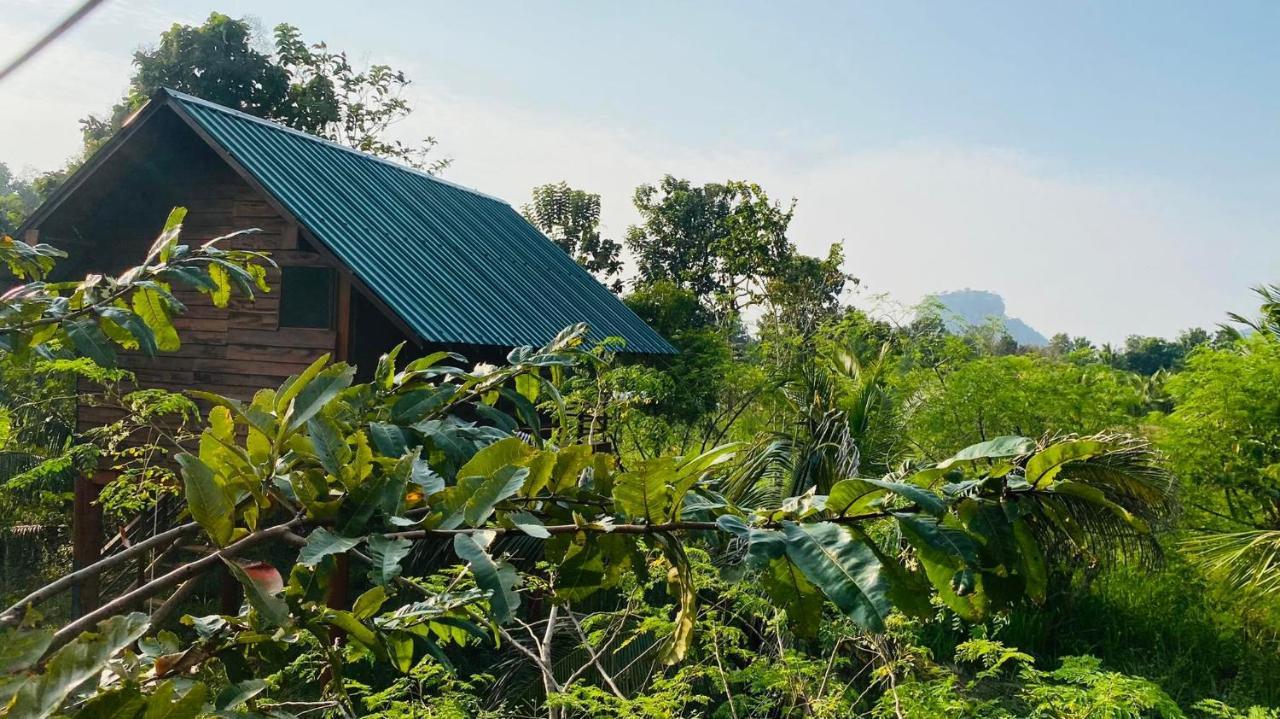 Chena Huts Eco Resort Sigiriya Exterior foto